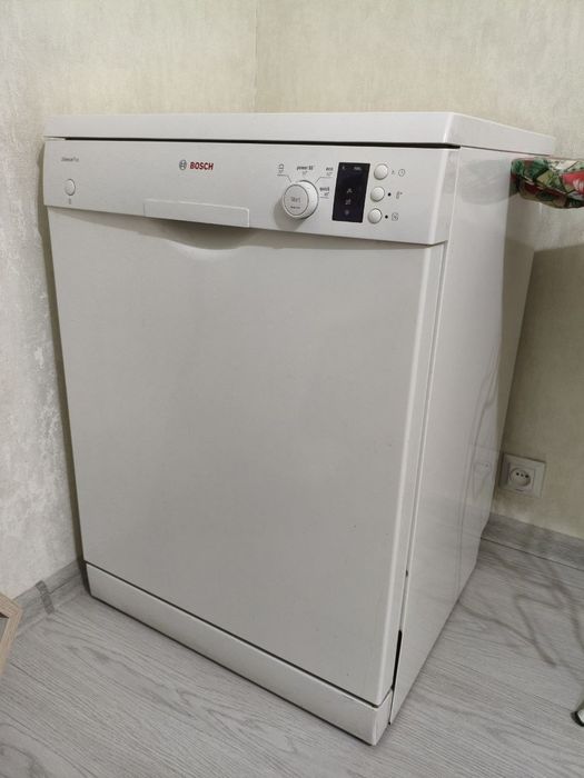 Посудомоечная машина BOSCH SMS43D02ME