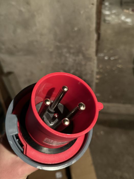 Вилка-розетка 63 Ампер