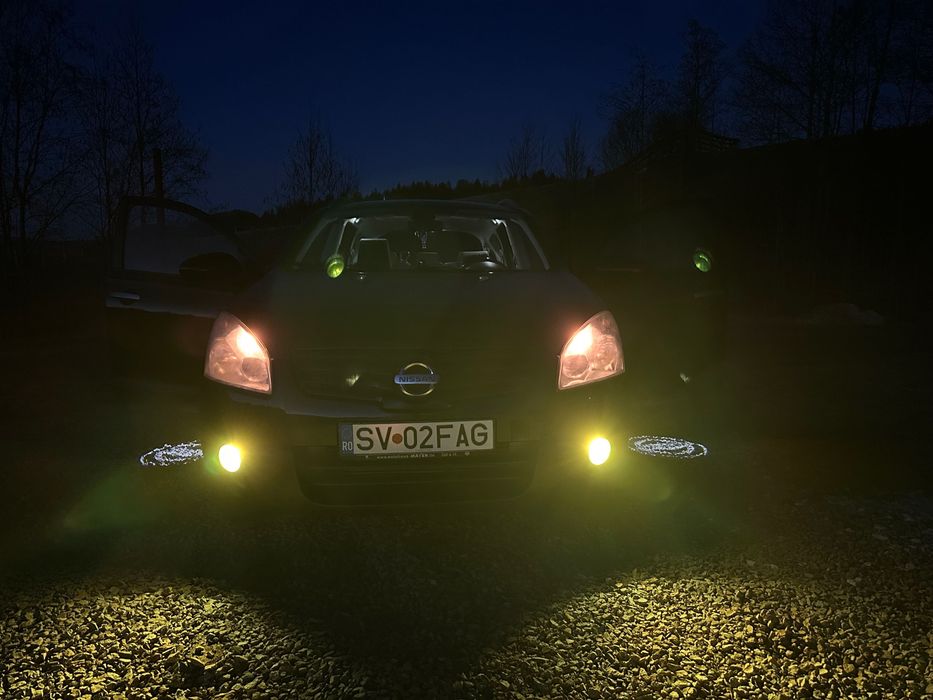 Vând Nissan Qashqai+2