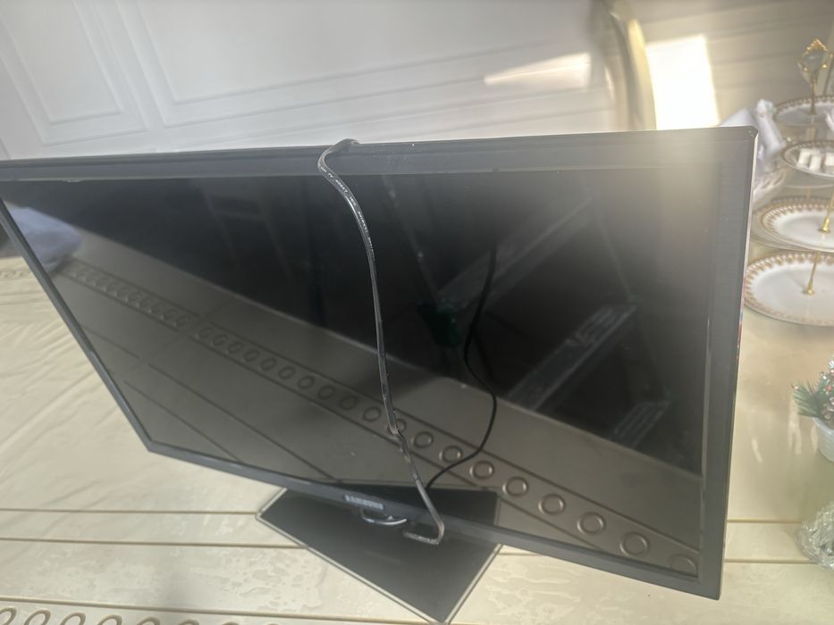 Телевизор Samsung в рабочем состоянии