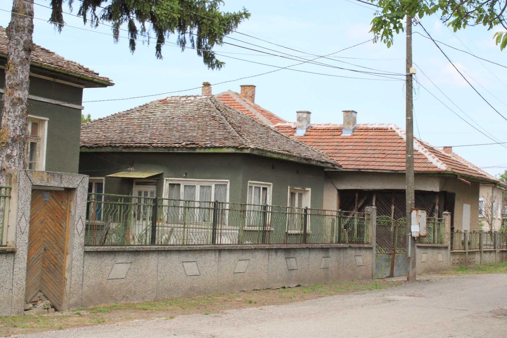 ПРОДАВА СЕ ПРОСТОРЕН ИМОТ БЛИЗО ДО ВИДИН!
