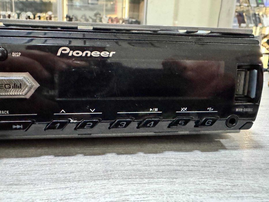Авто CD/USB Плеър Pioneer MVH-08UBG