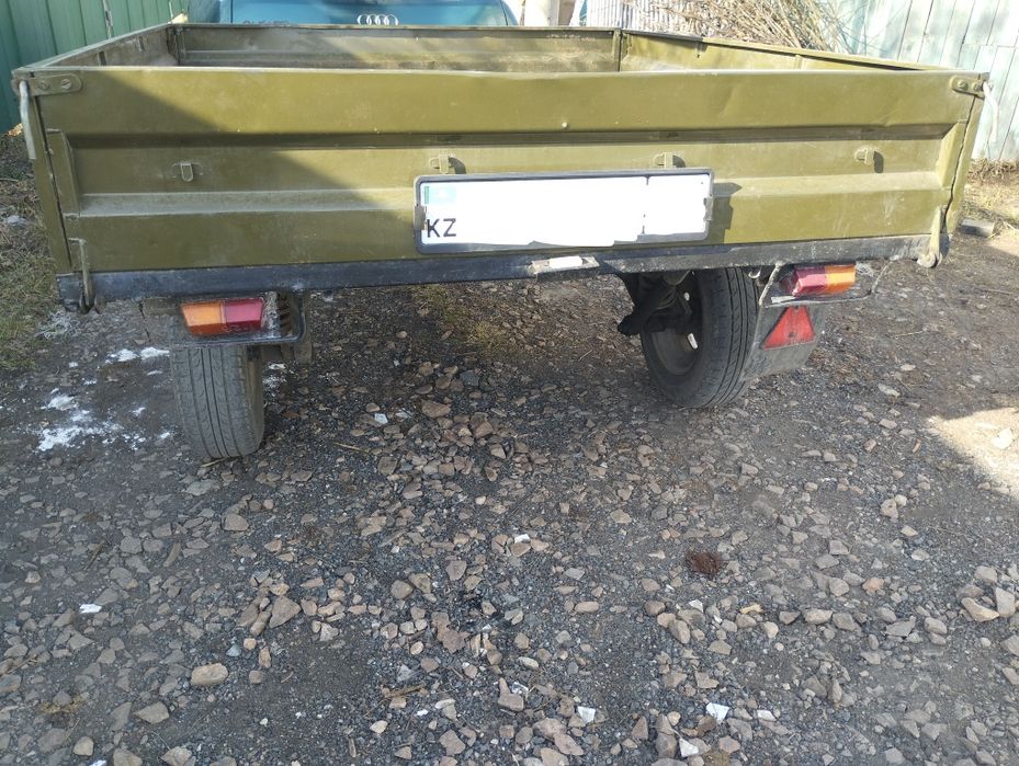 На продаже прицеп