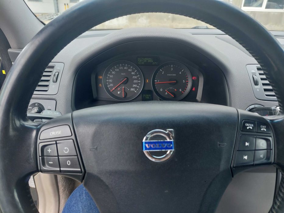 VOLVO V50 2010 — imagine 3