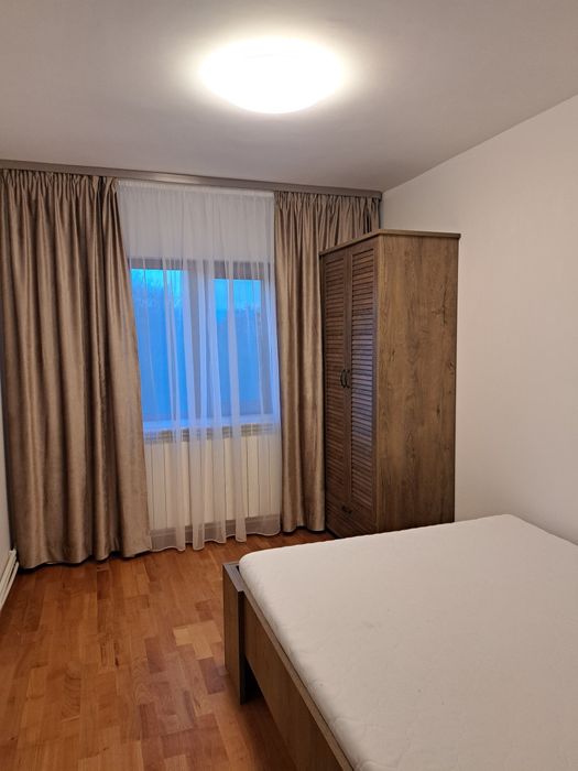 Inchiriez apartament 3 camere