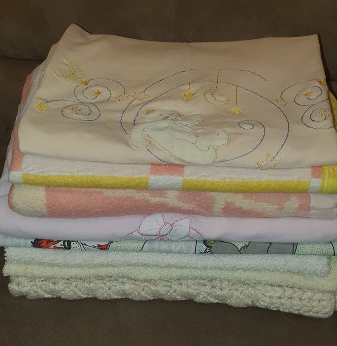 Продавам детски одеяла, хавлийки, пелени и портбебе