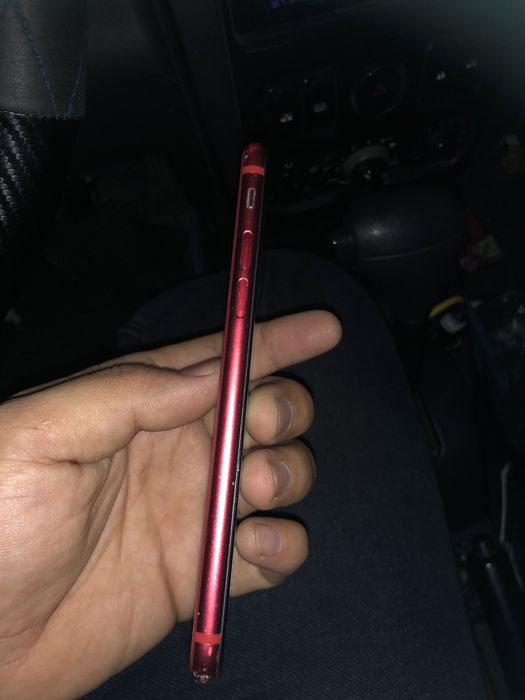 Продам Айфон SE все работает