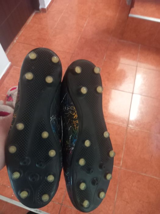 Ghete fotbal cu crampoane