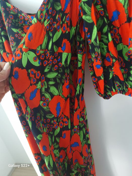 Rochie midi cu model floral din viscoza