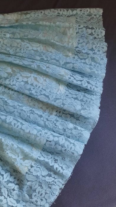 Официална дантелена рокля