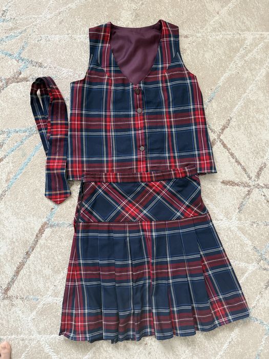 Продам школьную форму на девочку