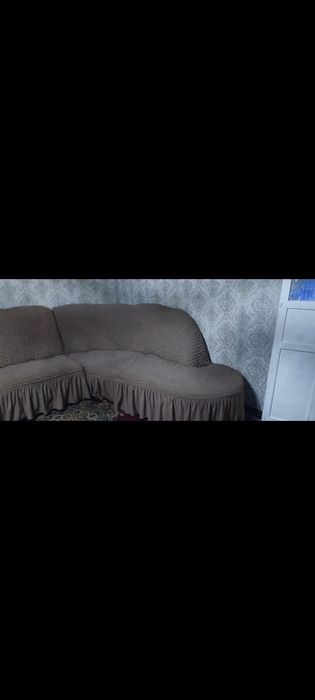 Диван угловой продам