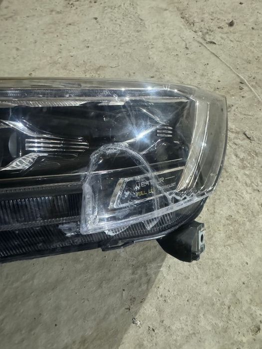 фара передний правый,с салона левый