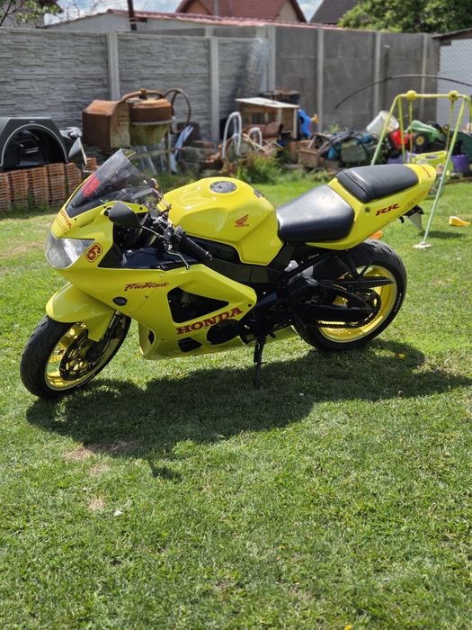 Vand honda cbr 929 an 2001