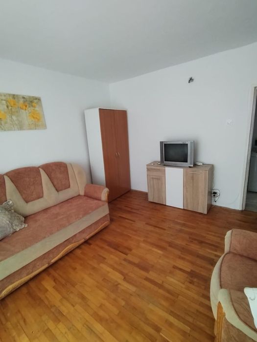 Inchiriez Garsoniera Zona ACR