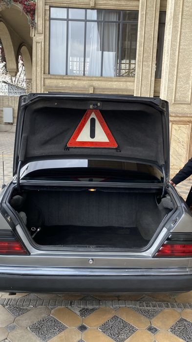 Мерс 124 2.3  автомат Mercedes 124