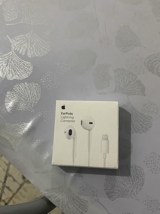 apple earpods lightning