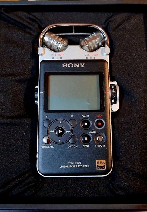 SONY PCM D100 - accesorii, cutia originala, aproape nefolosit