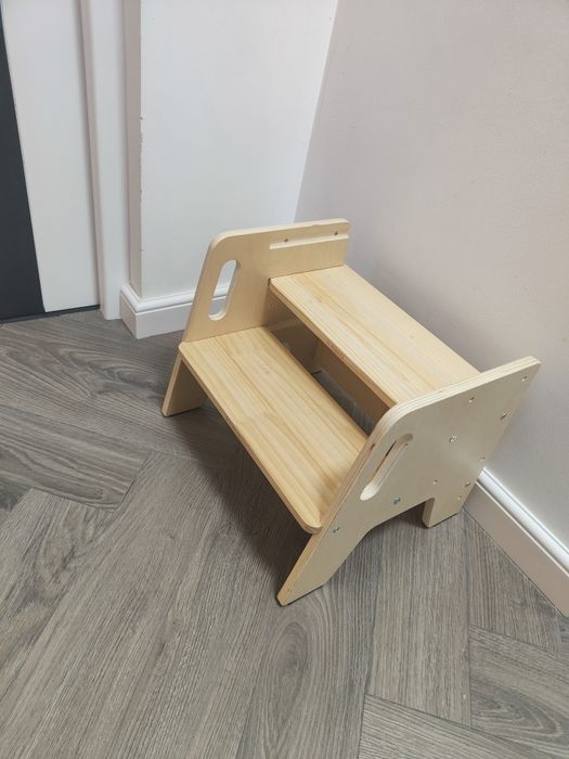 Scaun înălțător  cu treapta reglabila - lemn - NOU