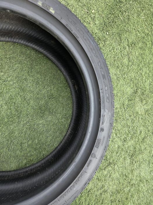 245 40 19 cu 275 35 19 Goodyear
