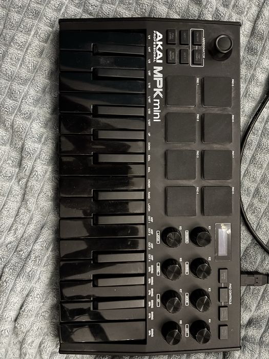 Миди клавиатура AKAI MPK mini MK3 Black