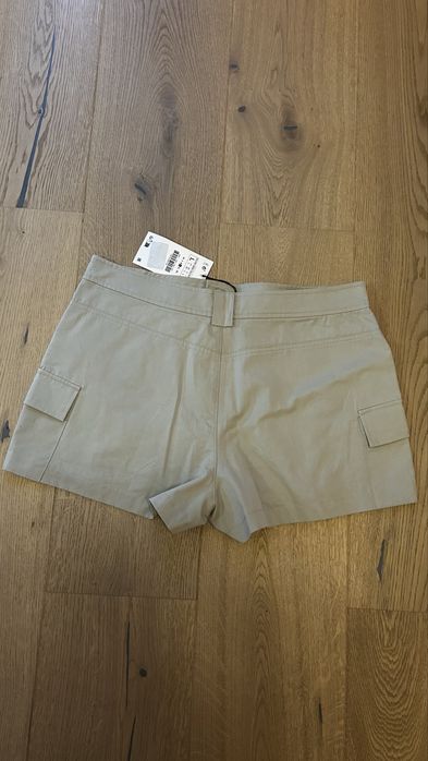 Pantaloni scurti-fusta (skort) Zara, masura L