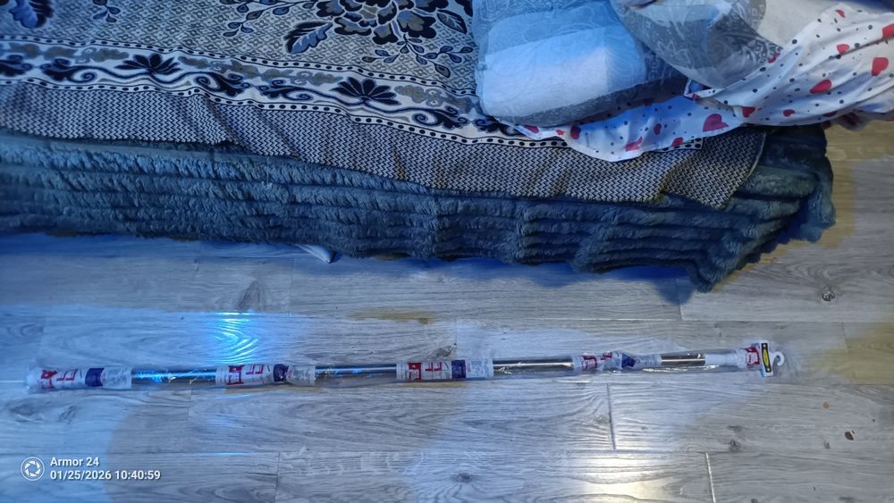 Продаю карниз новый