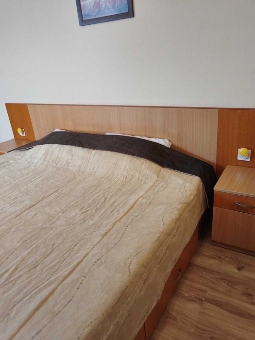 Дава се под наем Едностаен апартамент в Бургас, Център - 40 кв.м за 325 € - Снимка #2