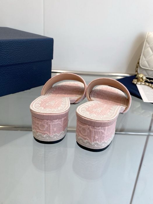 НАМАЛЕНИЕ ДО 15 Дамски розови чехли Dior Dantelle