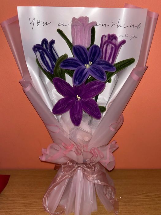 Flori din sarma plusata