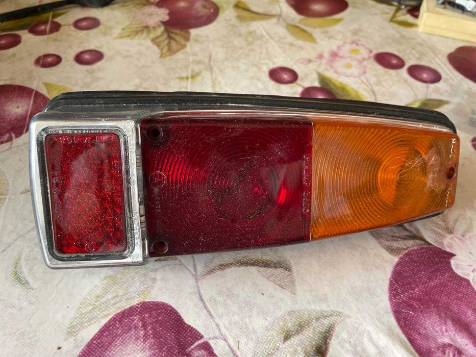 Части за  RENAULT 4, 6, 8 - нов преден фар, стоп