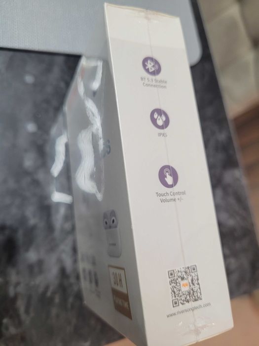 Casti wireless, noi, sigilate, Riversong