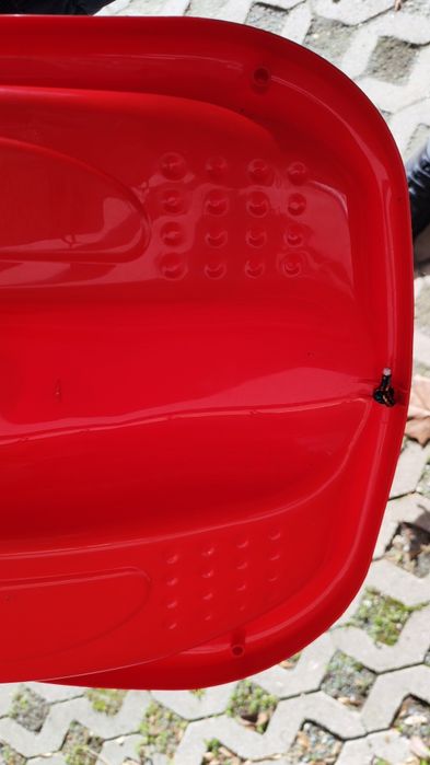 Шейна червена - като нова.