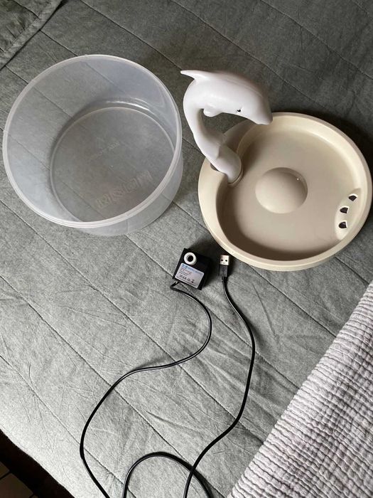 Автоматическая поилка для котят