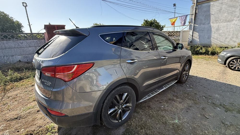 Vand Hyundai  Santa Fe 2014, Diesel, 4x4 –  schimb cu autotilitara 6/7 locuri cu lada minim 2009 - maxim 2016 + diferenta din partea mea