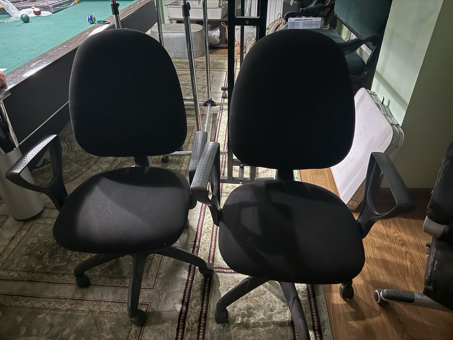Офисная мебель , кресло стулья .