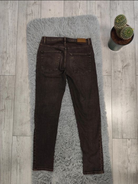 Blugi Zara, regular fit.