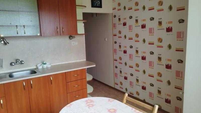 Дава се под наем Двустаен апартамент в Бургас, Зорница - 70 кв.м за 306 € - Снимка #3