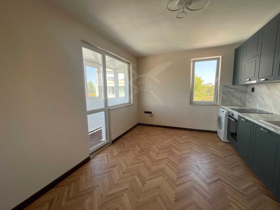 Продава се Тристаен апартамент в Пловдив, Кючук Париж - 51 кв.м за 2451 €/кв.м - Снимка #7