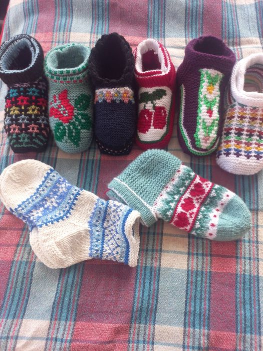 Тапочки и носки вязаные