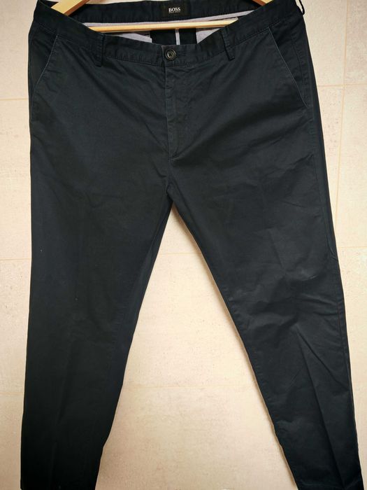 Vând pantaloni casual Hugo boss
