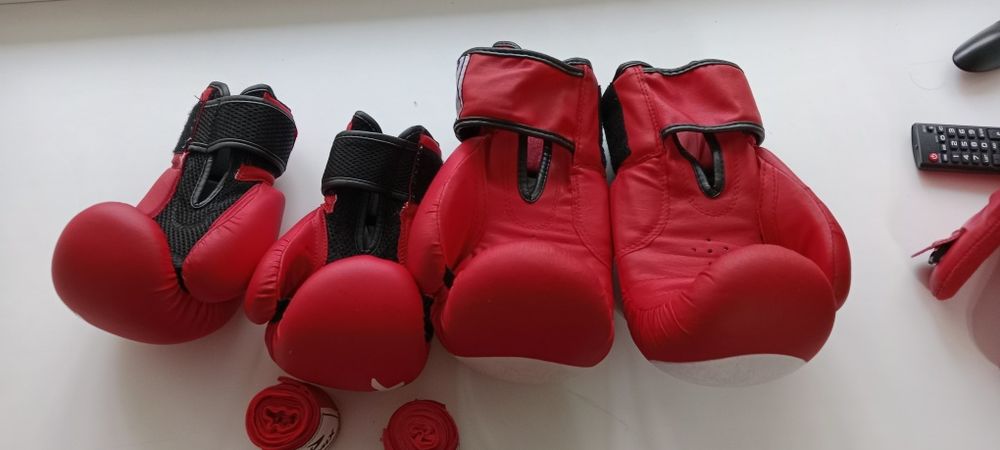 Продам боксерские перчатки