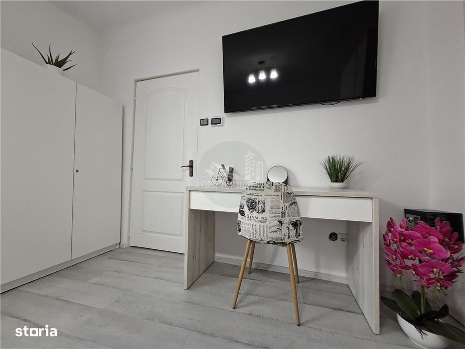 Studio curte proprie 150 mp la casa zona Centrala