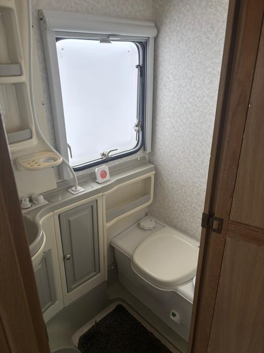 Rulotă Lunar XL2000 525 - 4/5 locuri  - FĂRĂ UMEZEALĂ