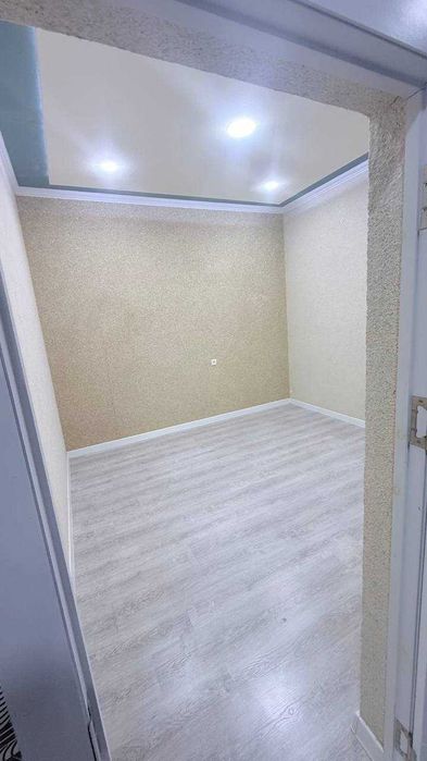 Яшнободда 3 хонали  квартира сотилади,124 м2, мансарда