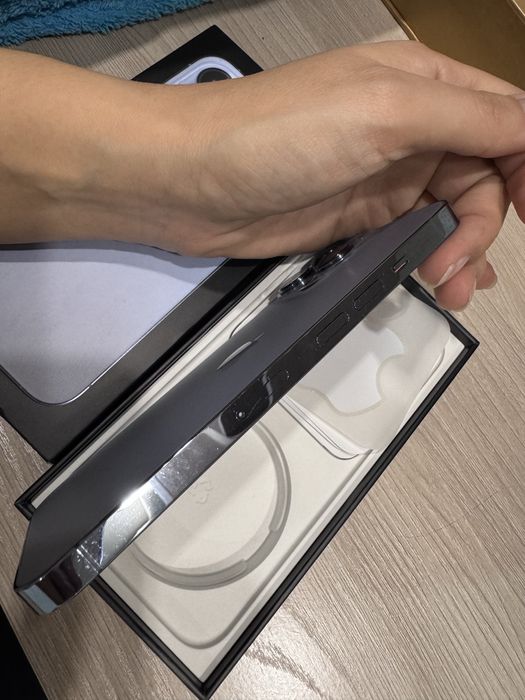 Продам iphone 13 pro