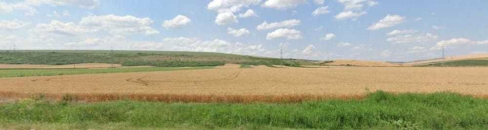 Vând teren cu deschidere la soseaua europeană E581