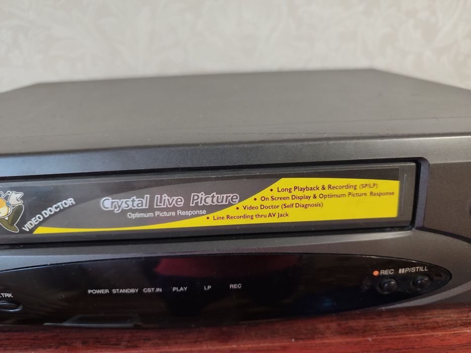 Продам видеомагнитофон марки LG