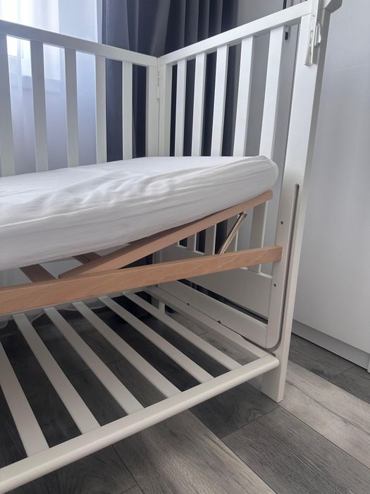 Vând pătuț bebeluș