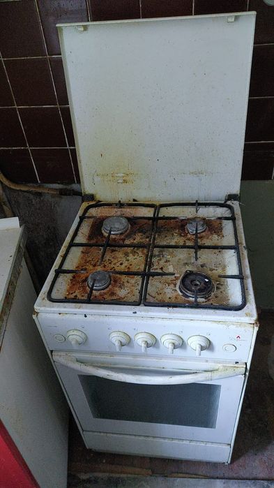 Продам газ плиту. Работает. 7000тг. Торг